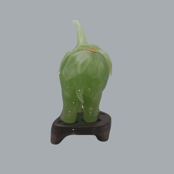 Vintage Jadeite Elephant Figurine with Wooden Stand & Box – Made in PRC - Picture 4 of 6